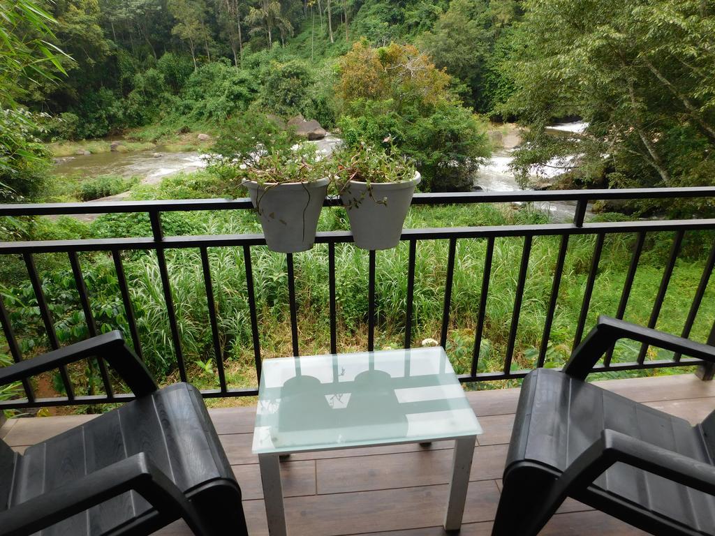 Moselberg Riverside Cottages Мунар Екстериор снимка
