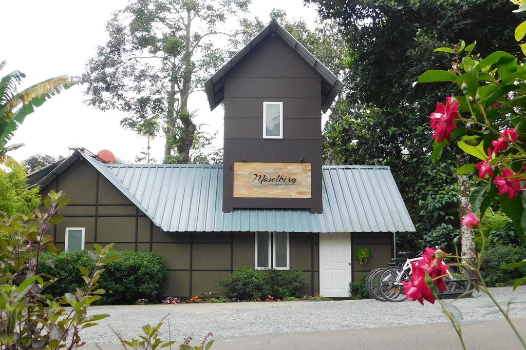 Moselberg Riverside Cottages Мунар Екстериор снимка